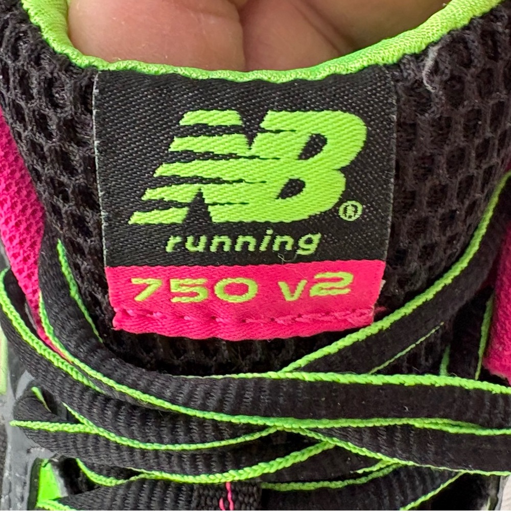 New Balance Women’s Size 10 Style 750 v2 Running Shoes Lightweight Low Top - Picture 3 of 10